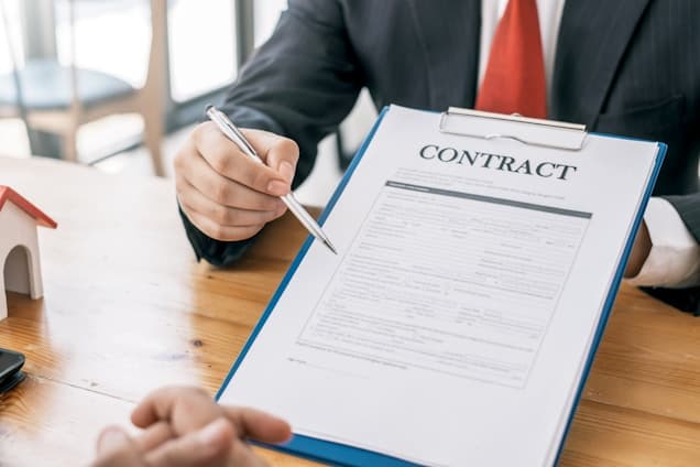 Contract Drafting & Management